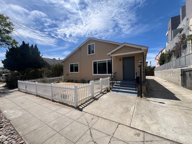 Building Photo - 4124 1st Ave Rental