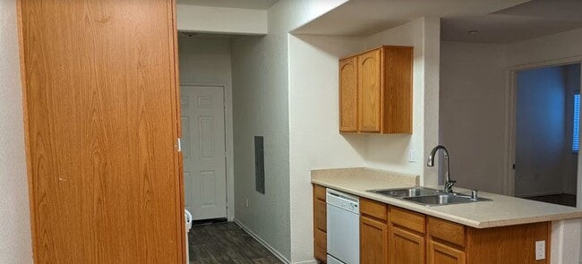 Building Photo - 41410 Juniper St