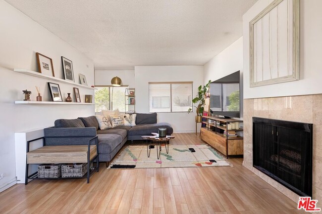 Photo - 5805 Whitsett Ave Unit 206