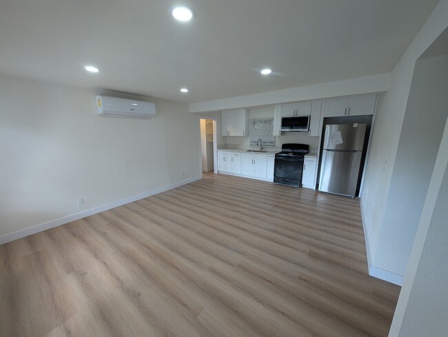 Photo - 827 Laveta Ter Unit SilverlakeEchoPark rental