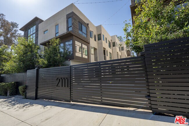 Photo - 2111 N Cahuenga Blvd Unit 14