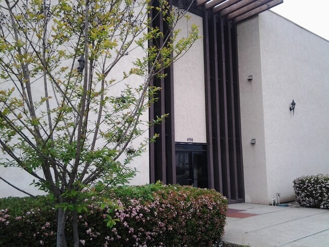 Building frontage - 490 4th Ave Unit 36