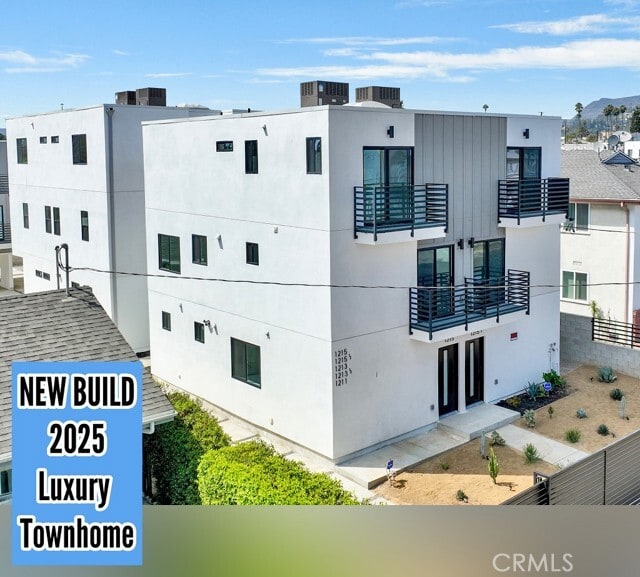 Photo - 1213 N Kingsley Dr Townhome