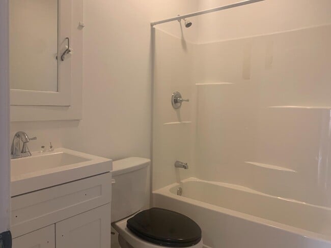 Photo - 1034 Hyperion Ave