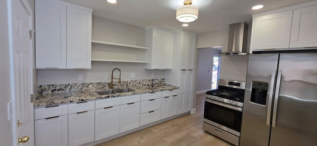 Building Photo - 14603 S Orchard Ave
