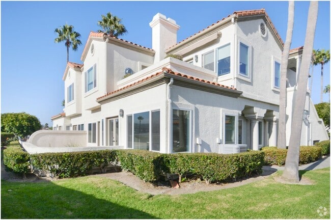 Building Photo - Tennis Villas 2 Bedroom Condo!
