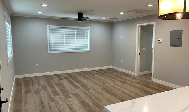 Photo - 137 N Oak Ave