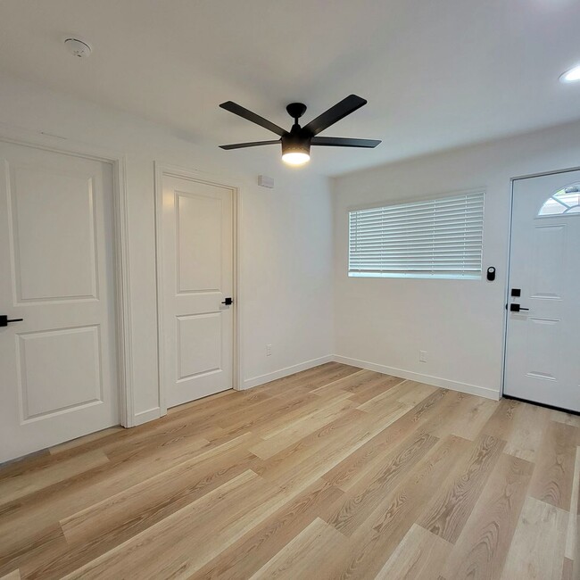 Photo - 6249-6253 Mary Lane Drive