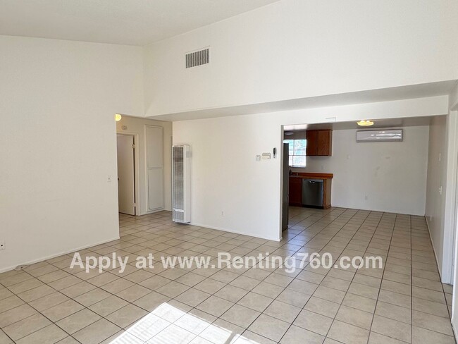 Photo - Spacious 2 Bed 1 Bath Home With Indoor Laundry Room Unit C - 5827 Bagley Ave