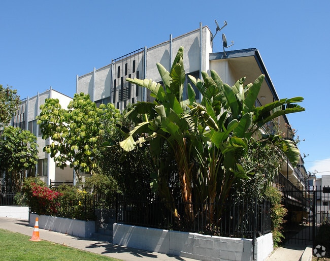 Photo - 522-528 N Alexandria Ave