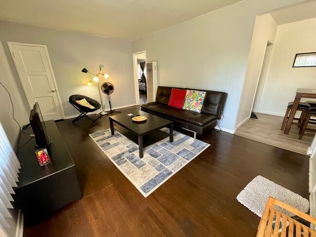Building Photo - 937 Maple St Rental