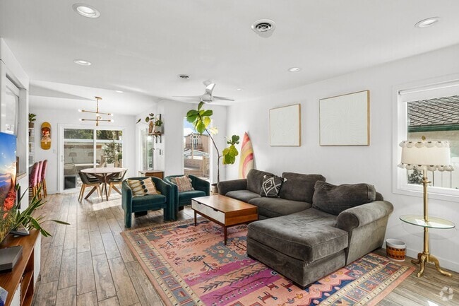 Building Photo - 131 W Avenida Cordoba Rental