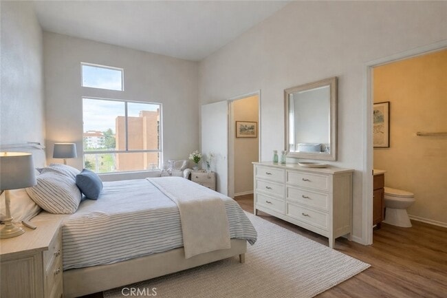 Building Photo - 450 E 4th St Unit 437