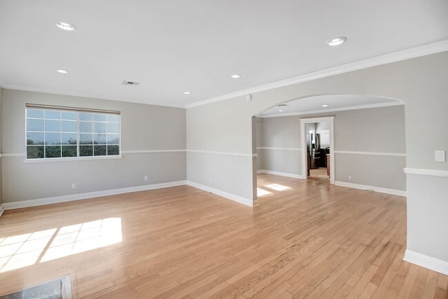 Photo - Beautiful Pet Friendly Home in Pasadena