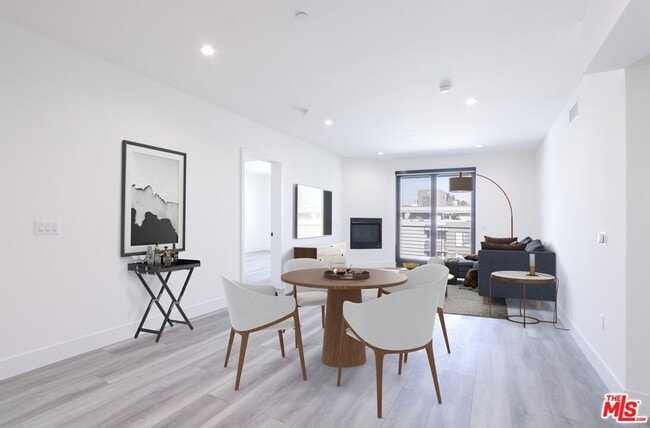 Photo - 11800 Courtleigh Dr Unit 305