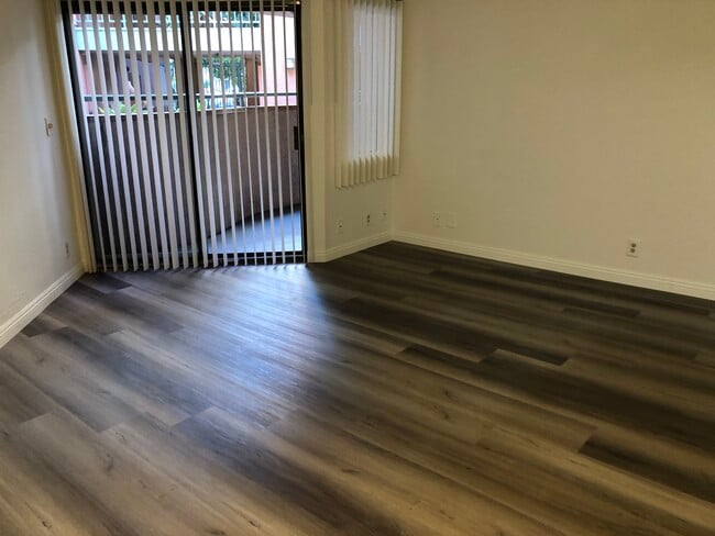 Photo - 1791 N Sycamore Ave