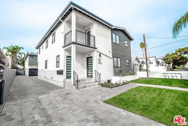 Building Photo - 1255 N Kingsley Dr Rental