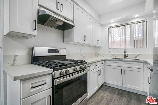 Photo - 1030 N Orange Grove Ave Unit 104