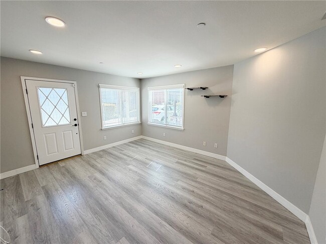 Photo - 1124 Mayflower Ave
