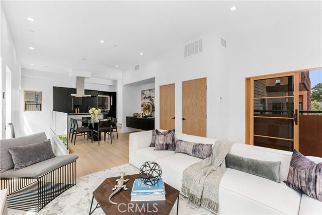 Photo - 1035 N Vista St