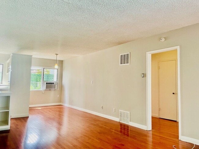Photo - 941 N San Vicente Blvd Unit Apt 2