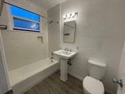 unit E bathroom - 830 20th St