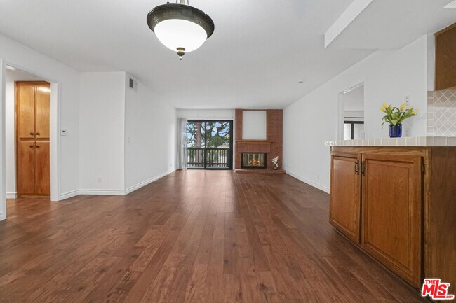 Photo - 8512 Tuscany Ave Unit 302
