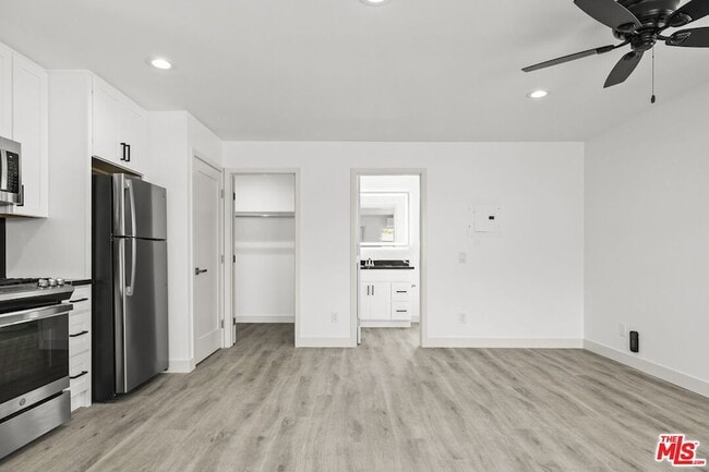 Photo - 1051 Gill Ave