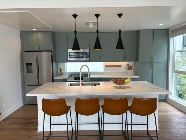 Photo - 857 1/2 Hyperion Ave