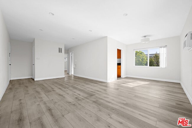 Photo - 8336 Blackburn Ave Unit 7