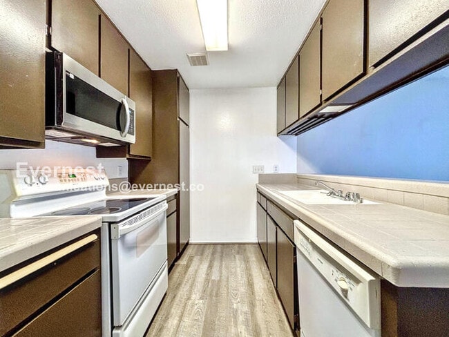 Photo - 3215 Midway Dr Unit 701