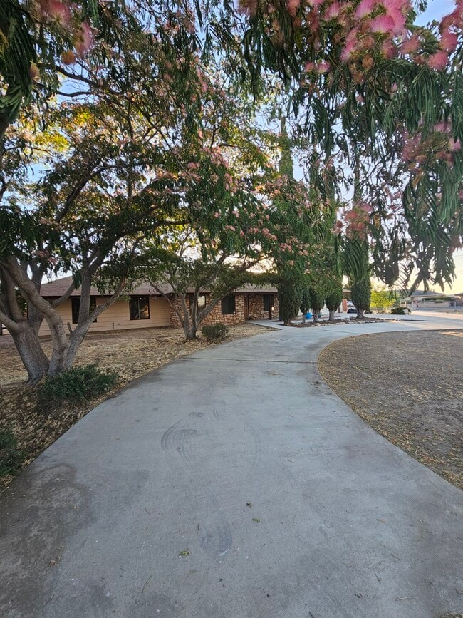 Photo - 7742 Oxford Ave