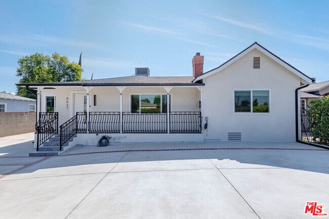 Building Photo - 6627 Ranchito Ave Rental