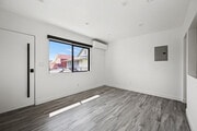 UNIT 6 - 2814 Sichel St. Apartments