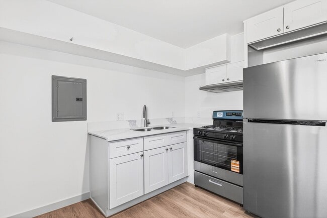Photo - 1121 Daisy Ave Unit 14