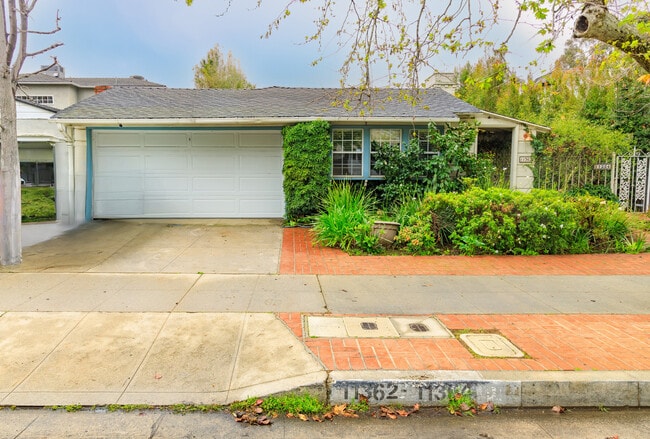 Photo - 11364 Homedale St