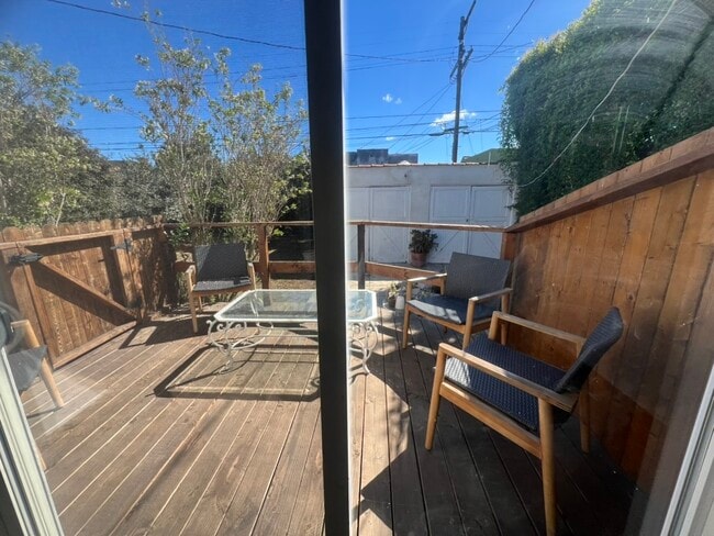 Photo - 1234 Keniston Ave