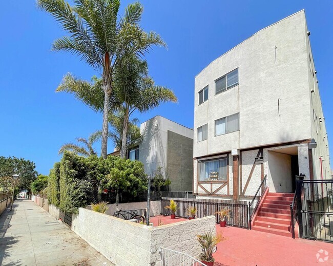 Building Photo - 39 Sunset Ave Unit Z Rental
