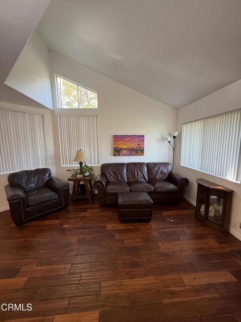 Photo - 137 E Scott St