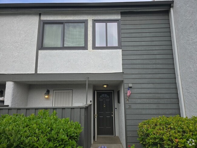 Building Photo - Updated Porter Ranch Townhome with Scenic ...