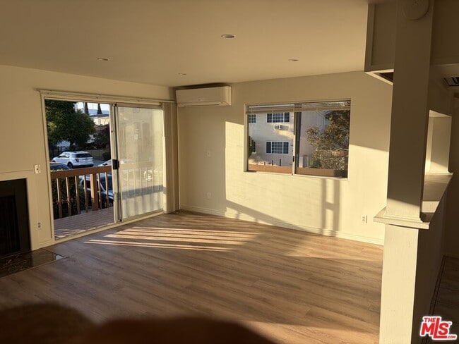 Photo - 5827 Tujunga Ave Unit 1