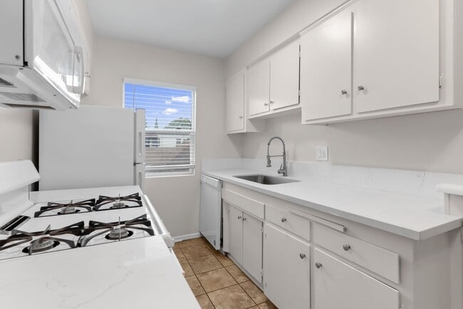 Photo - 1512 E Florida St Apartment Unit 06