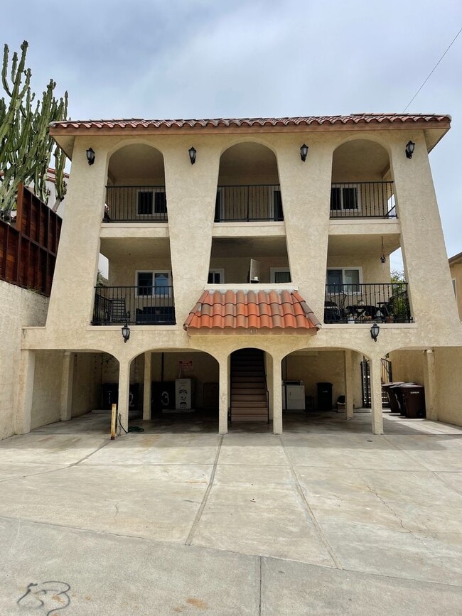 Building Photo - SER241 Unit 3 Rental