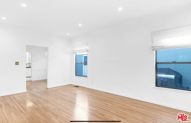 Photo - 1125 1/2 Glenville Dr