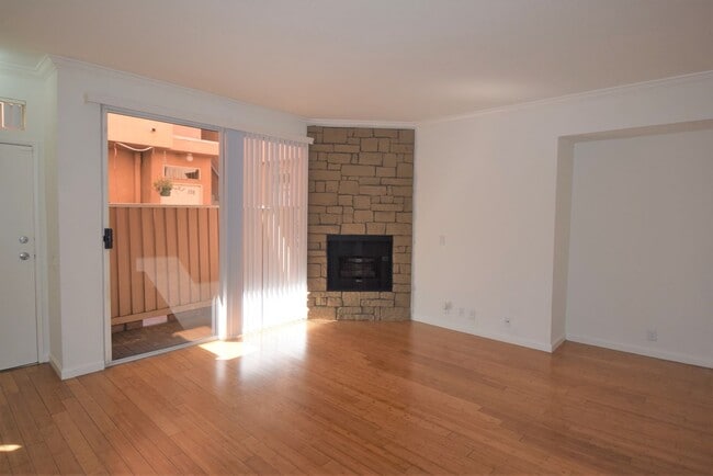 Photo - 11107 La Maida St Unit 107