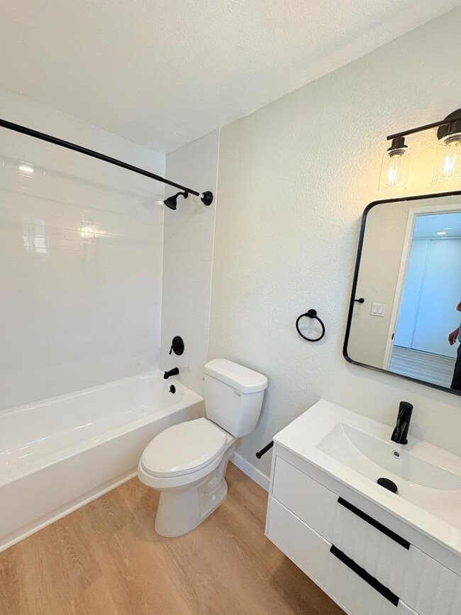 Photo - 328 S Weitzel St