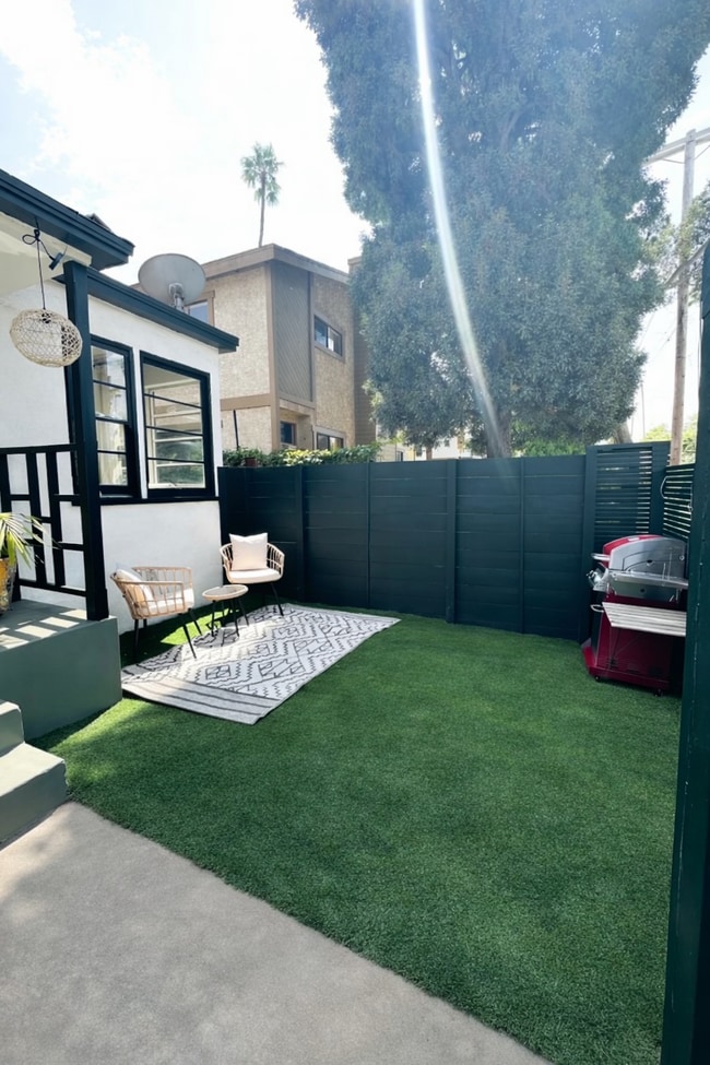 Garden - 904 Victoria Ave Unit Bungalow