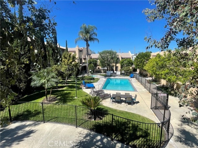 Building Photo - 22038 Vanowen St Unit 103