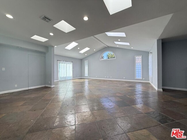 Building Photo - 15962 Gault St