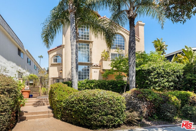 Building Photo - 911 7th St